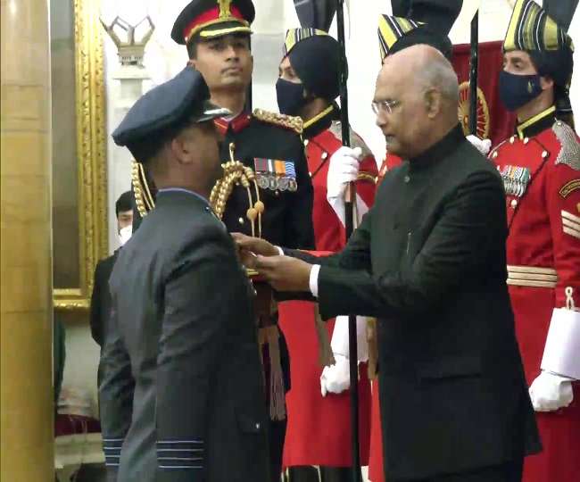 कैप्टन अभिनंदन को वीर चक्र से राष्ट्रपति ने किया सम्मानित