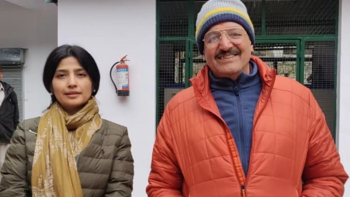 *Uttar Pradesh के पूर्व सीएम अखिलेश यादव की पत्नी डिंपल यादव पहुंची Uttarakhand के कैंची धाम, बाबा नीम करौली के किए दर्शन; लगाया ध्यान….*