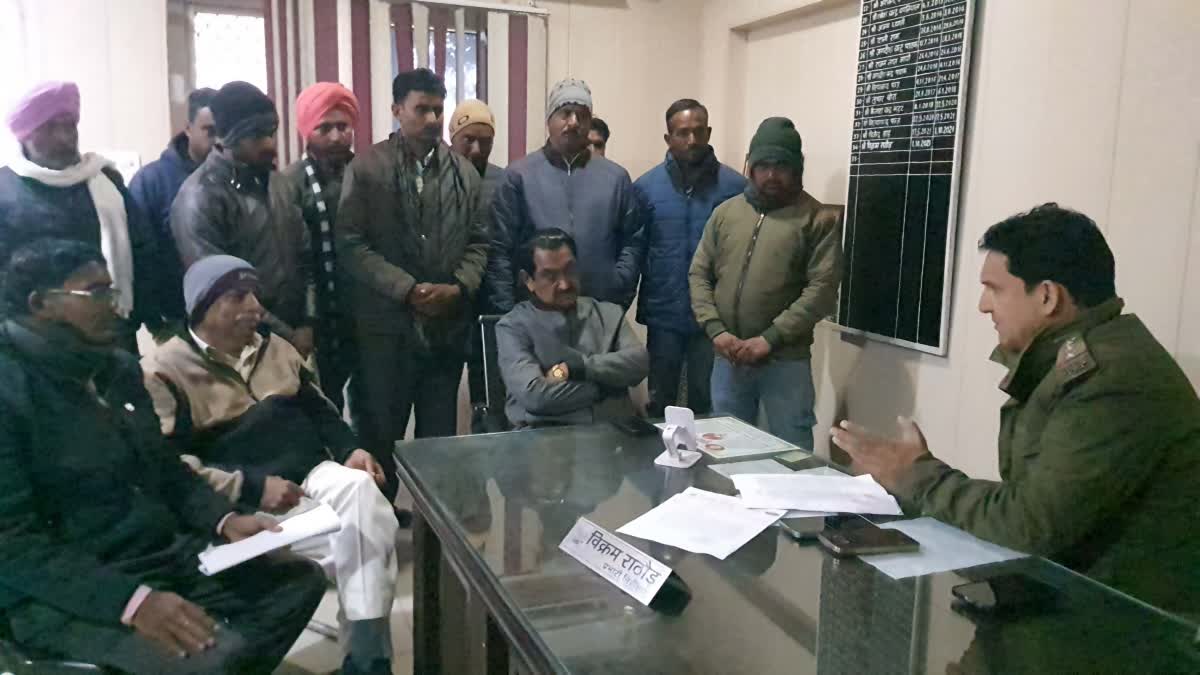 *UdhamSinghNagar” कनाडा भेजने के नाम पर युवक से ठगी, किच्छा विधायक ने किया कोतवाली का घेराव; पढ़िए पूरा मामला…*