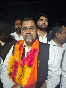 दिवाकर पांडे ने किया अध्यक्ष पद पर कब्जा 