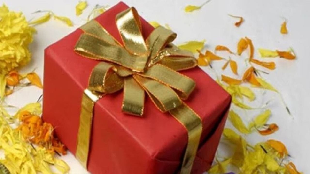*हाईकोर्ट के निर्देश के बाद प्रदेश सरकार ने नियम किया लागू, अब शादी में क्या-क्या गिफ्ट मिला? मैरिज रजिस्ट्रेशन में देनी होगी उपहार की लिस्ट..*