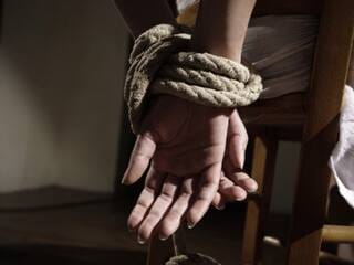 *Shocking” पहले किया युवक का अपहरण, फिर बेटी के साथ युवक का अश्लील वीडियो बनाकर करवाया धर्म परिवर्तन और फिर हड़प लिए 14 लाख; मुकदमा दर्ज, जानें पूरा मामला।*