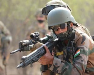 *Jammu-Kashmir” के कुपवाड़ा में सुरक्षा बलों और आतंकियों के बीच मुठभेड़, सेना का एक जवान शहीद; अधिकारी समेत 4 जवान घायल।*