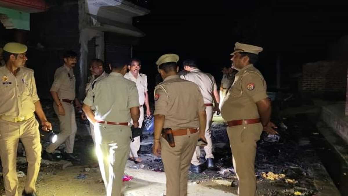 *”बरेली में पुलिस की लापरवाही से उपजा विवाद” हिंदू युवती को भगा ले गया दूसरे समुदाय का युवक; गुस्साए परिजनों ने फूंका डाला घर और दुकान; SSP ने किया 3 पुलिसकर्मियों को निलंबित।*