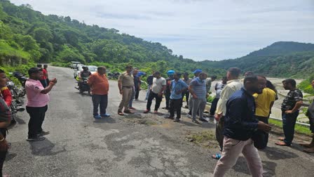 *दर्दनाक हादसा” बाइक सवारों को तेज रफ्तार ट्रक ने कुचला, एक की मौके पर ही मौत; दूसरा गंभीर रूप से घायल।*