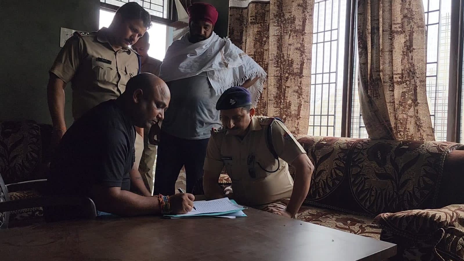 *बाबा तरसेम सिंह हत्याकांड में शामिल फरार सर्वजीत सिंह पर पुलिस ने किया 2 लाख का इनाम घोषित, पंजाब स्थित घर की कुर्की।*