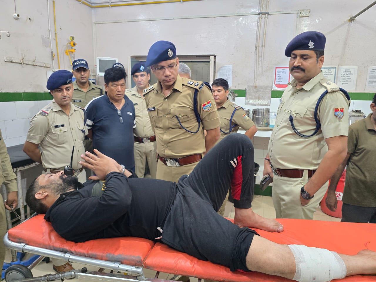 *”बदमाशों और पुलिस के बीच मुठभेड़, एक बदमाश घायल; हॉस्पिटल पहुंचे एसएसपी मणिकांत मिश्रा।*