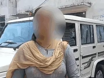 *”फौजी की करतूत का पत्नी ने किया पर्दाफाश” 10 साल में की 4 शादियां फिर प्रेग्नेंट करके भागा; जानें पूरा मामला।*