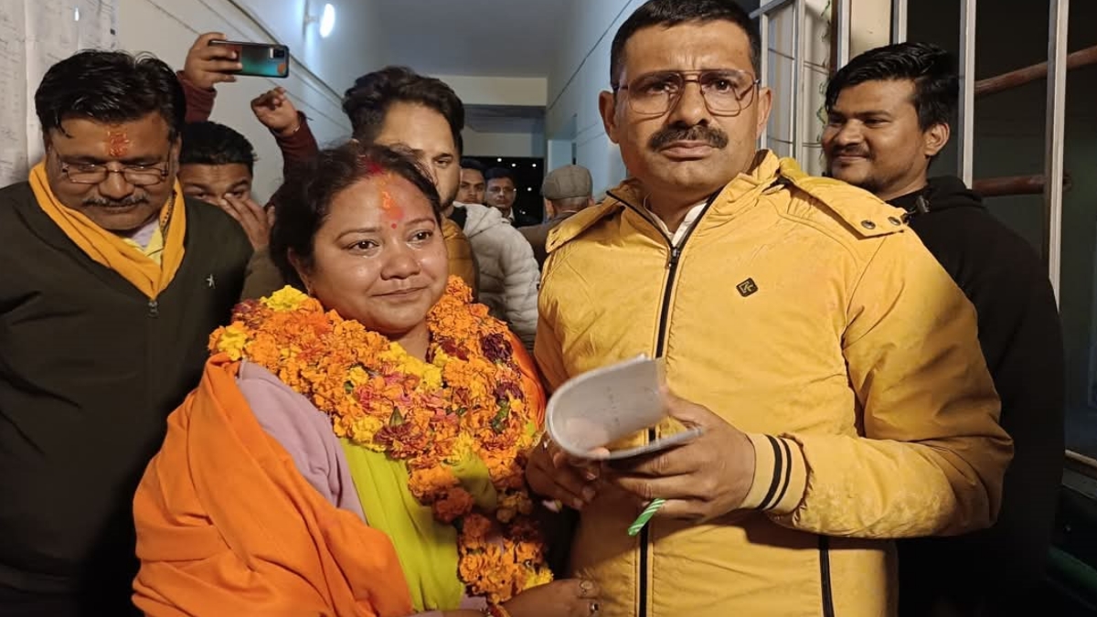 श्रीनगर नगर निगम: भाजपा को पछाड़ते हुए निर्दलीय आरती भंडारी बनीं मेयर, भाजपा को बड़ा झटका..