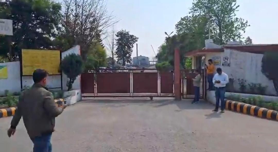 रुद्रपुर: सिडकुल की रामा पैनल्स पर इनकम टैक्स का छापा, दस्तावेजों की जांच जारी..