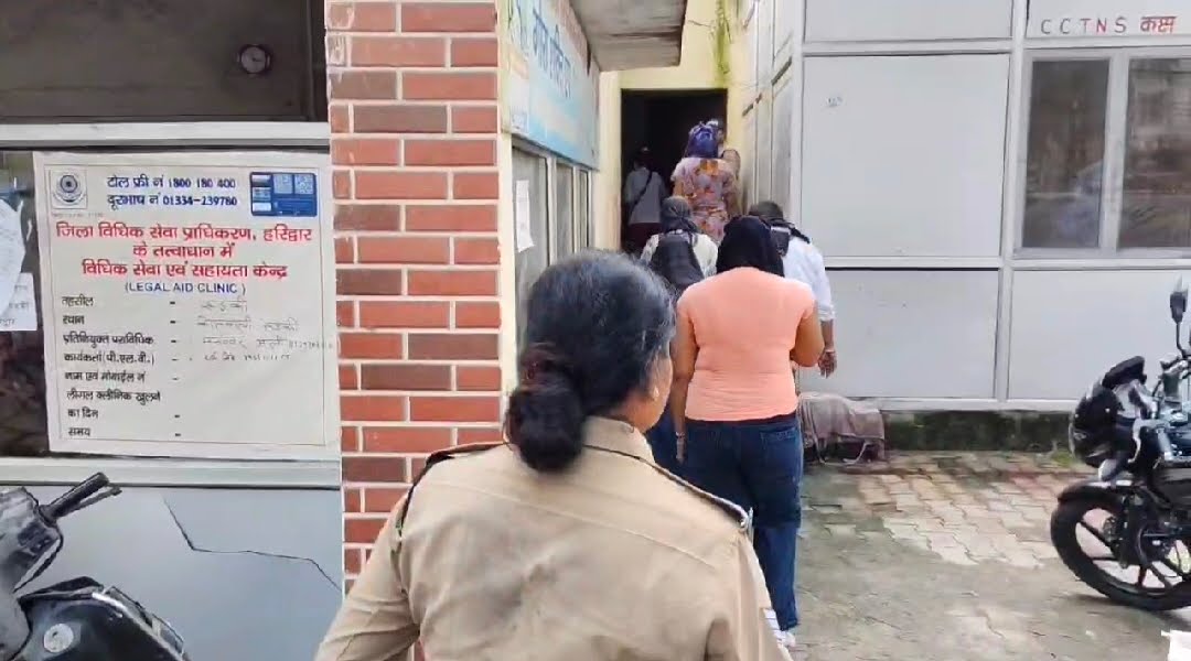 होटल से सेक्स रैकेट का भंडाफोड़, 13 गिरफ्तार, एंटी ह्यूमन ट्रैफिकिंग यूनिट और पुलिस की संयुक्त कार्रवाई