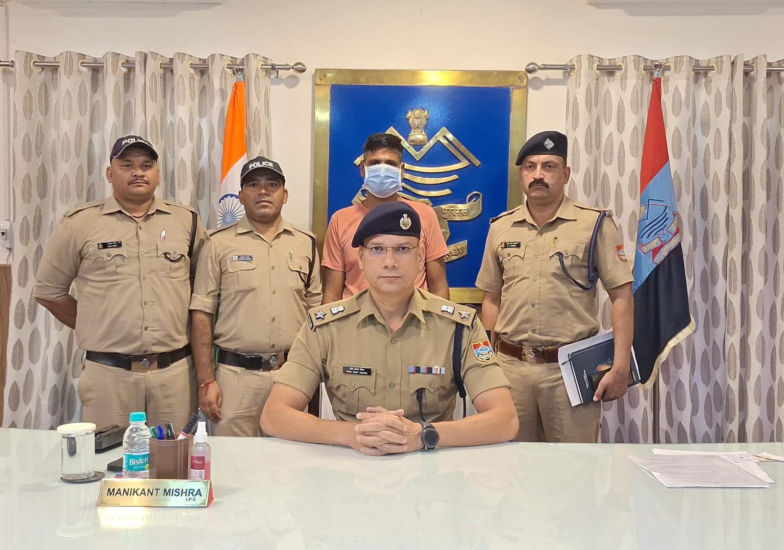 झाड़-फूंक और इलाज के नाम पर ठगी और महिलाओं से छेड़छाड़ और शोषण के आरोप में कथित तांत्रिक गिरफ्तार 