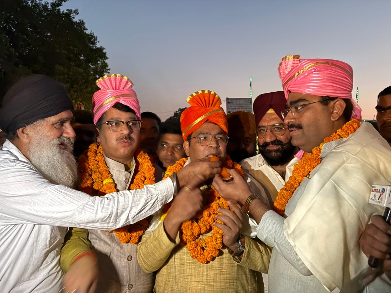 विधायक शिव अरोरा ने महतोष-मानूनगर-पछियापुर मार्ग निर्माण का किया शुभारंभ