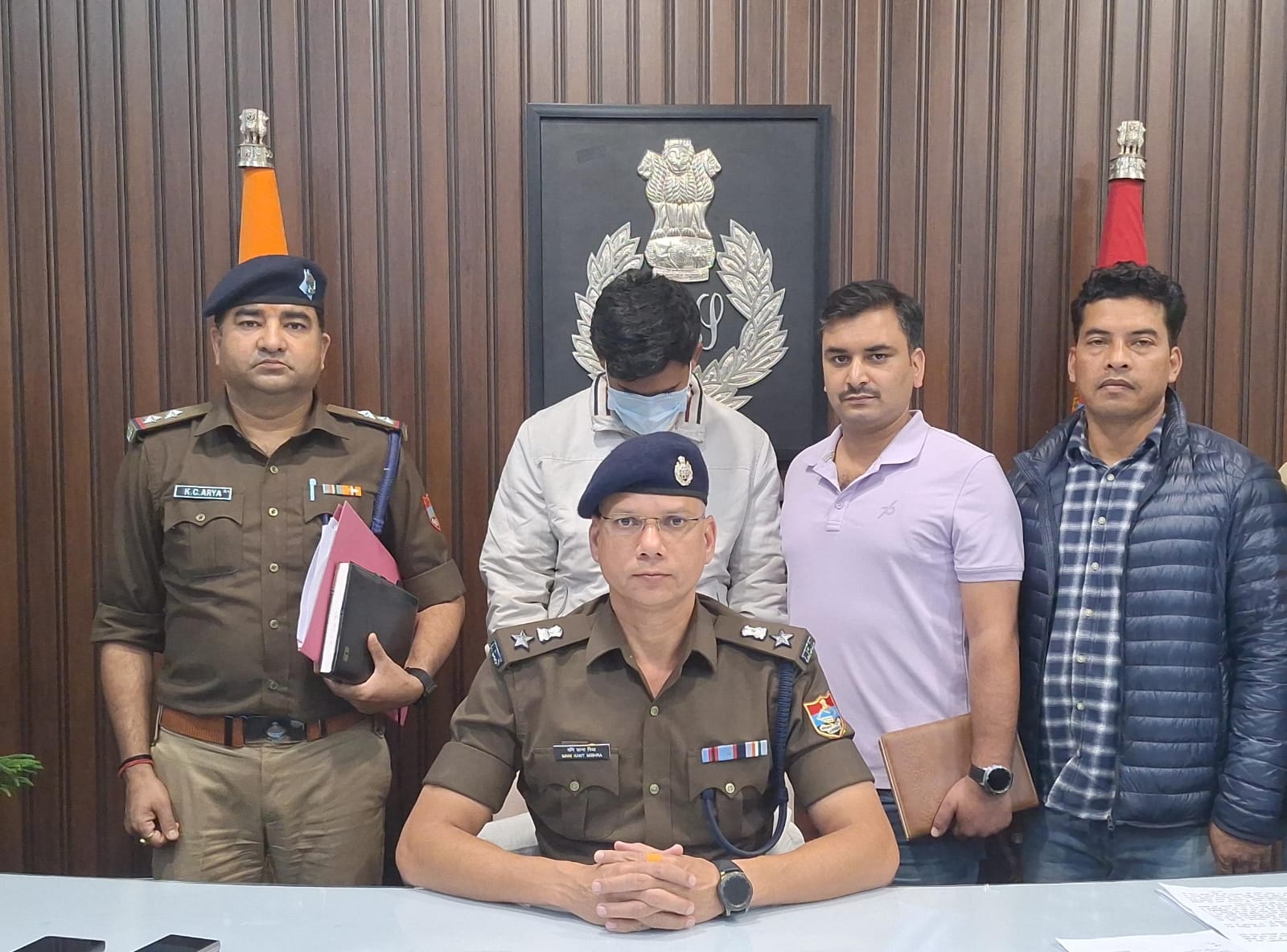 एसएसपी मणिकांत मिश्रा की बड़ी कार्रवाई: काशीपुर में 8 लाख से अधिक कीमत के 5000 इंजेक्शन व 326 अवैध सिरप पकड़े, स्कूटी सवार तस्कर गिरफ्तार, NDPS एक्ट में मुकदमा दर्ज