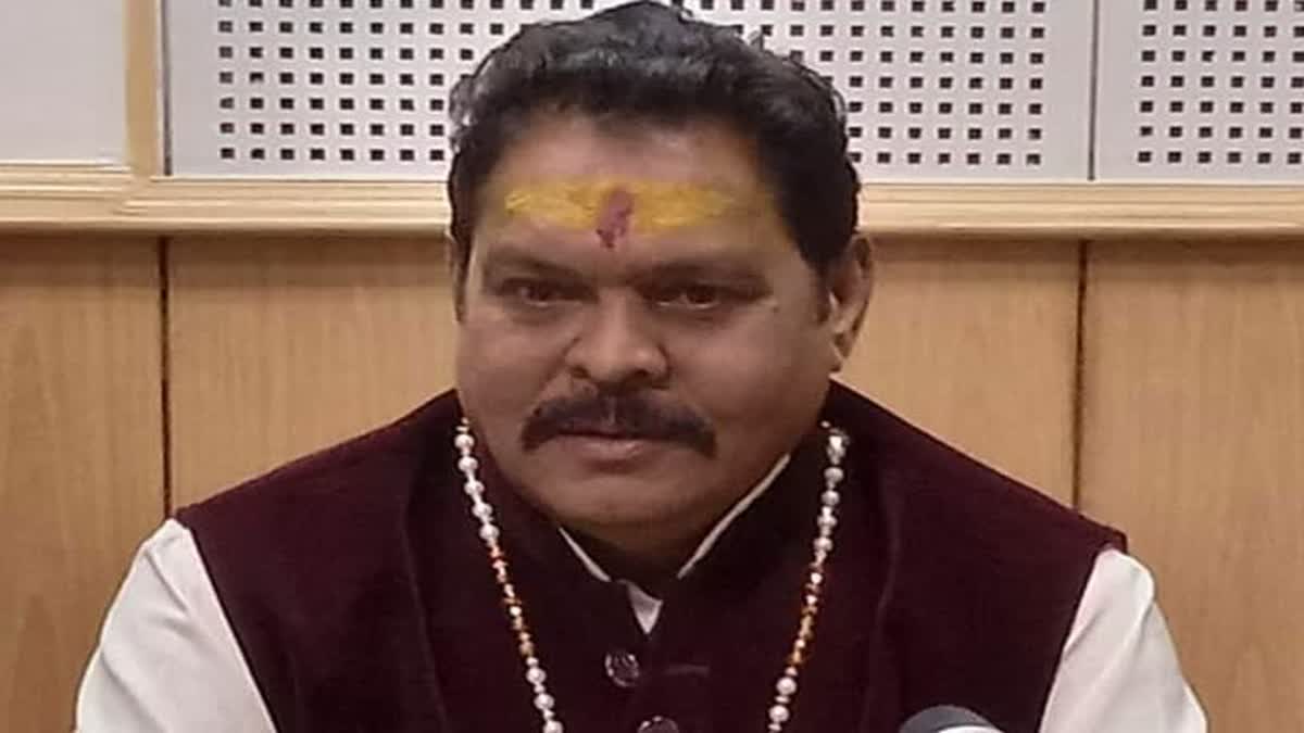 भाजपा पूर्व विधायक सुरेश राठौर को हाईकोर्ट से राहत, दो मुकदमों में गिरफ्तारी पर रोक, राज्य सरकार और शिकायतकर्ताओं को नोटिस