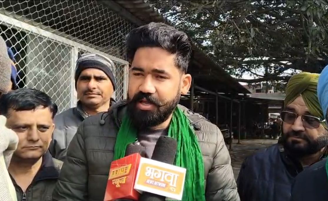 भाकियू ने तीन प्रस्तावो को लेकर तहसीलदार को सौपा ज्ञापन।