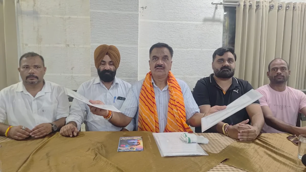 एआई से फर्जी तस्वीरें बनाकर छवि धूमिल करने का आरोप, हाईकोर्ट जाने की तैयारी में ठुकराल, पूर्व विधायक बोले- शिकायतों के बावजूद पुलिस ने नहीं की कार्रवाई, फर्जी पहचान बनाकर दुष्प्रचार करने का लगाया आरोप