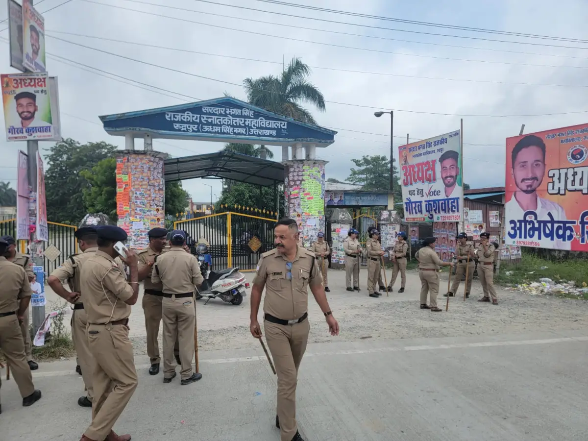 छात्रसंघ चुनाव को लेकर प्रत्याशियों का शक्ति प्रदर्शन, शांतिपूर्ण ढंग से हुआ नामांकन, ढोल-नगाड़ों के साथ समर्थकों का उमड़ा हुजूम