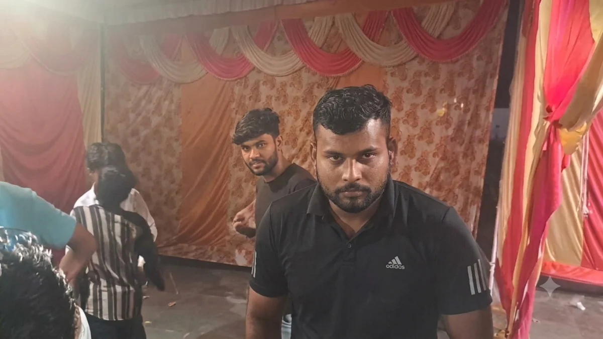 पीएसी परिसर में मेले के दौरान जुआ खेलते पकड़े गए युवक, पुलिस ने बंद कराया काउंटर, मुरादाबाद से आए युवक पर लगा आरोप, मेले में झूला लगाने के लिए आया था युवक