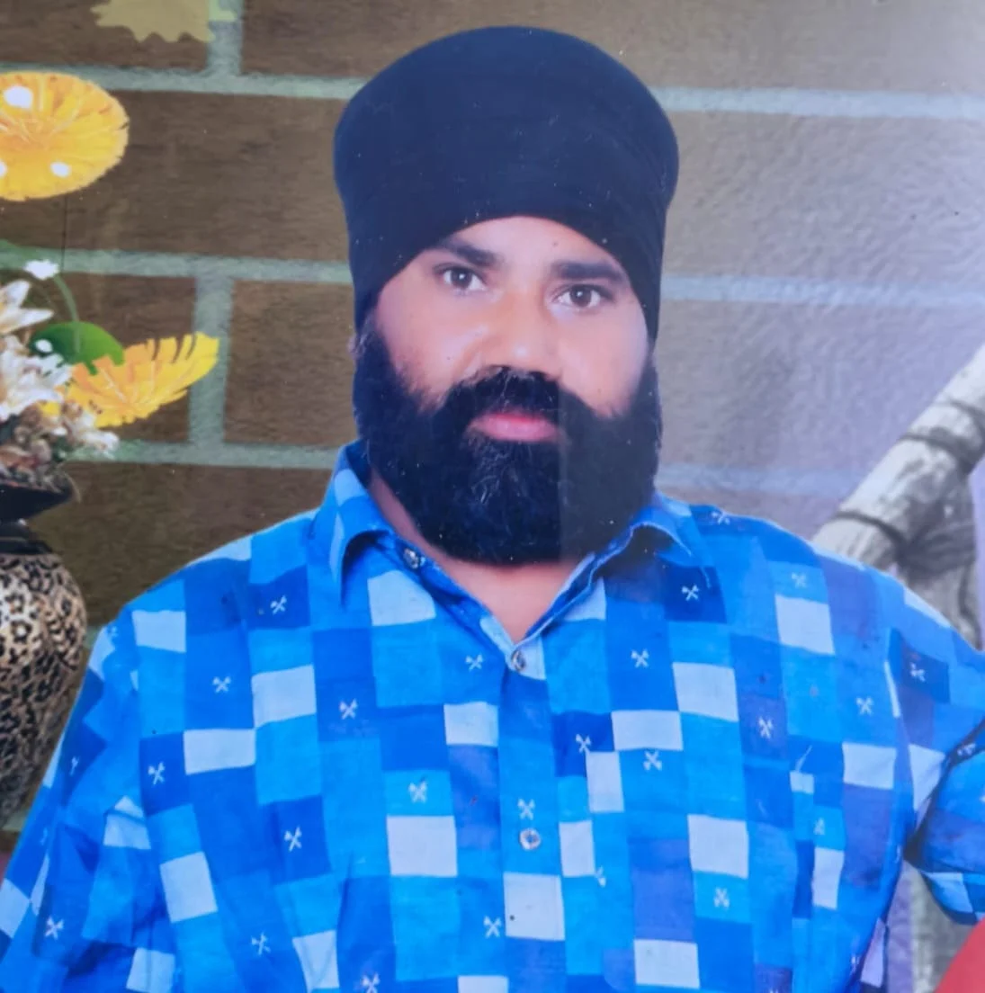 छोटे भाई से रंजिश, बीच-बचाव करने वाले बड़े भाई की गोली मारकर हत्या, चार दिन पहले हुआ था विवाद, घर पर पथराव के बाद की फायरिंग; लौटते समय खेत से आ रहे सतनाम को घेरकर सीने में मारी गोली